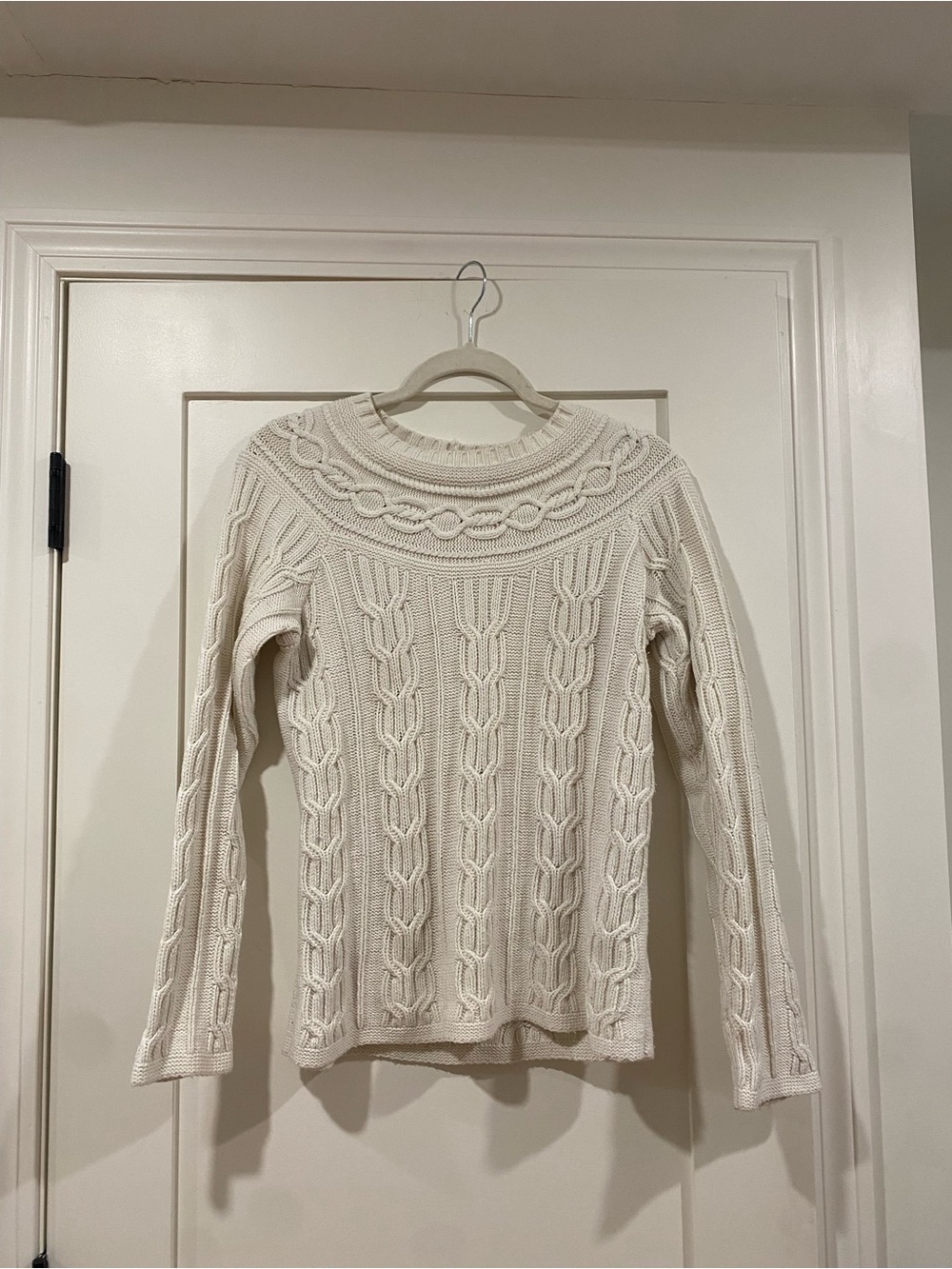 Liz Claiborne Cream Cable Knit Crewneck Sweater